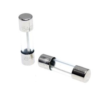 فیوز شیشه ای 15 آمپر 250 ولت سایز 5x20mm
